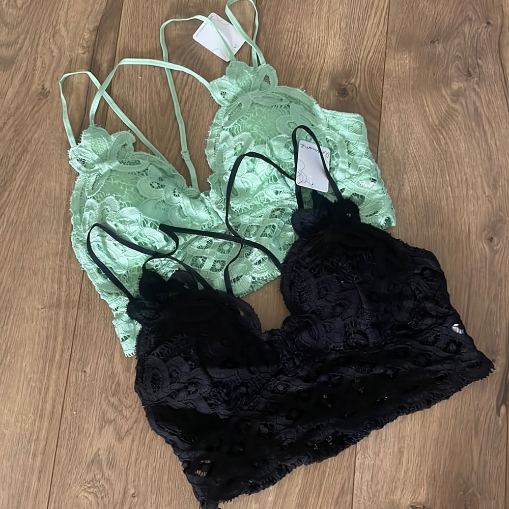 Pair of 2 Anemone soft lace bras
